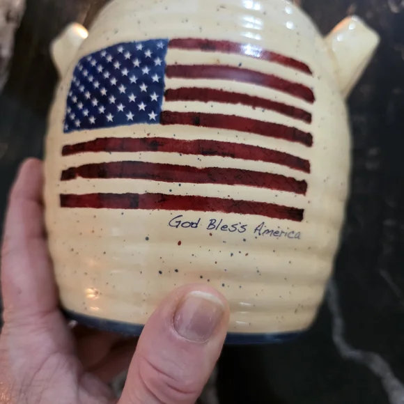 Scentsy Ceramic Warmer with American Flag Design - Picture 2 of 3